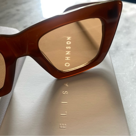 Elisa Johnson Lori Sunglasses - Picture 7 of 10
